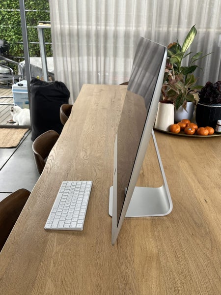 iMac 27" Retina 5K (2020) - 3.8GHz 8-Core i7, 24GB RAM, 8GB Radeon Pro 5500 XT Carousel 2