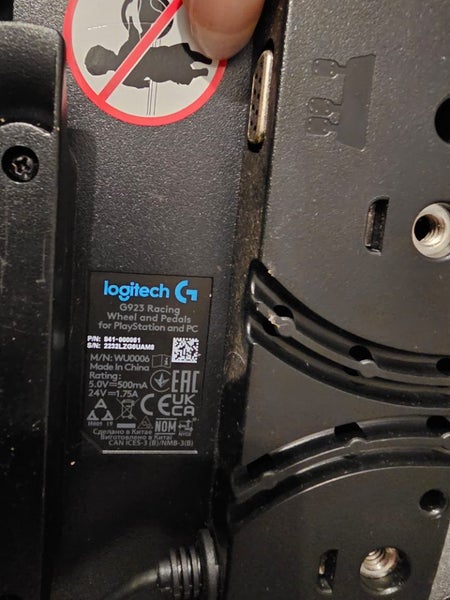 Logitech G923 Raching Wheel and Pedals Carousel 2