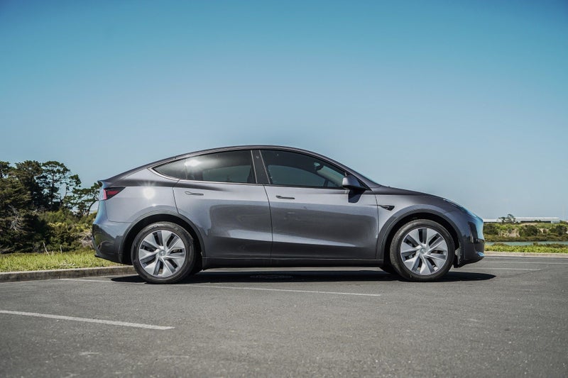 2022 Tesla Model Y NZ NEW GRANITE GREY LOW KMS63963982568194112