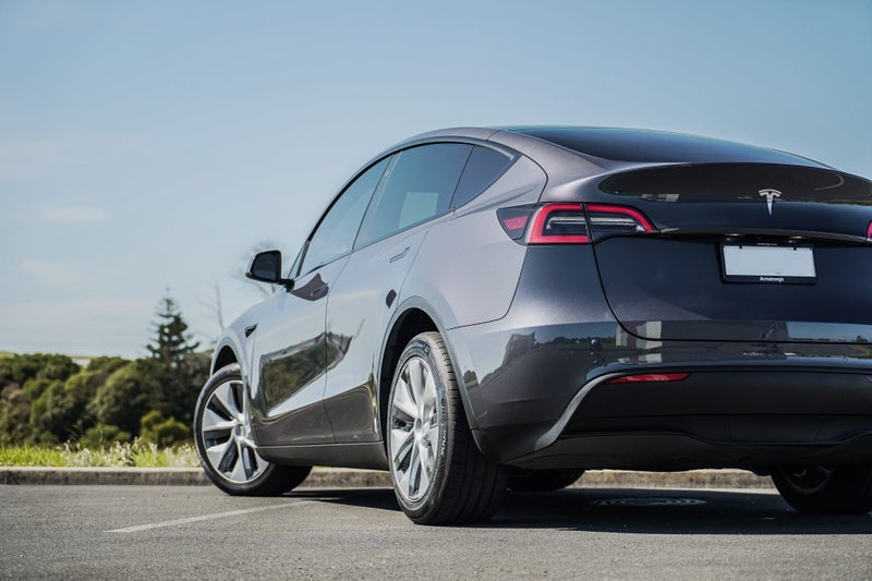 2022 Tesla Model Y NZ NEW GRANITE GREY LOW KMS63963982568194113