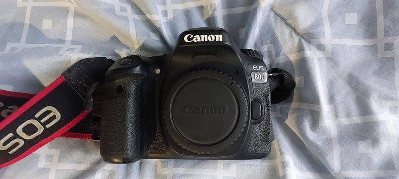 Canon EOS 80D DSLR Camera Bundle – 3 Lenses + Tripod + 2 SD Cards63718394322435111