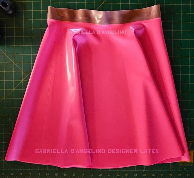 (SHINY SUNDAY SPECIAL) ~ 3 METRES OLIVE GREEN LATEX SHEETING UK (SECONDS) Carousel 16