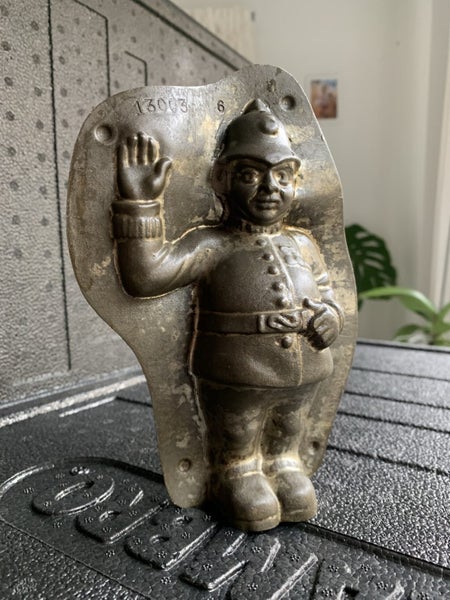 Super Rare Anton Reiche Bobby Policeman Metal Chocolate Mould pre-1940 Carousel 2