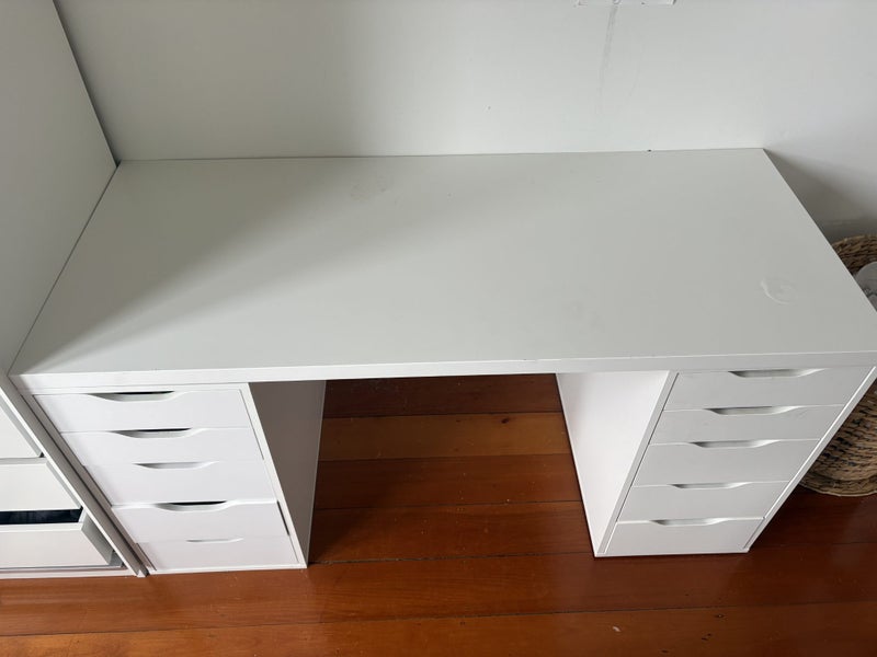 IKEA desk Carousel 4