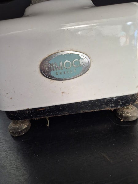 Enameled Shop counter scale (Dimock) Carousel 5
