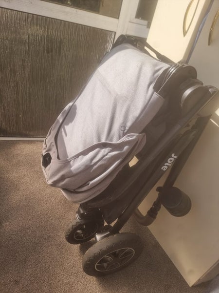Joie pram Carousel 2