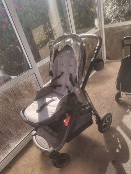 Joie pram Carousel 1