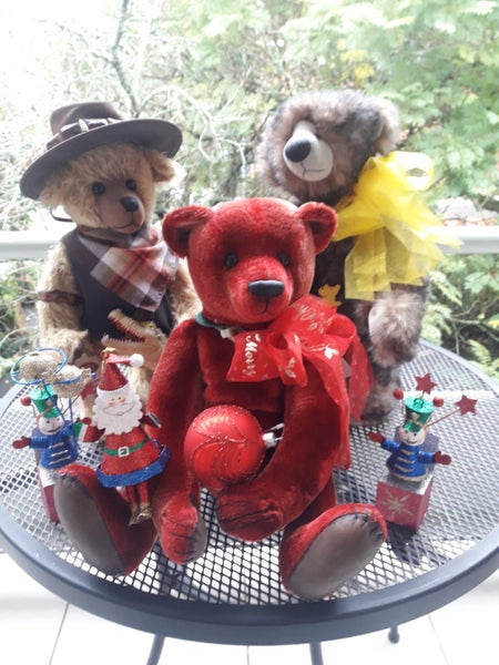 VIKTOR 1/1, DANNY 1/1, CROCODILE DUNBAR LTD EDITION (3 AWARD WINNING TEDDY BEARS Carousel 1