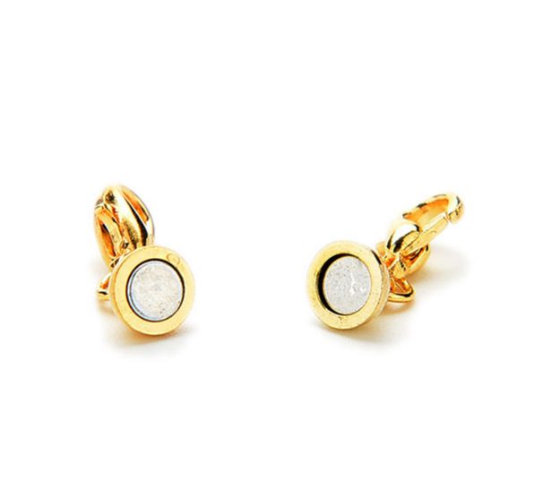 Necklace difficult to put on? HERE'S THE ANSWER! Small Gold magnetic clasp Carousel 2