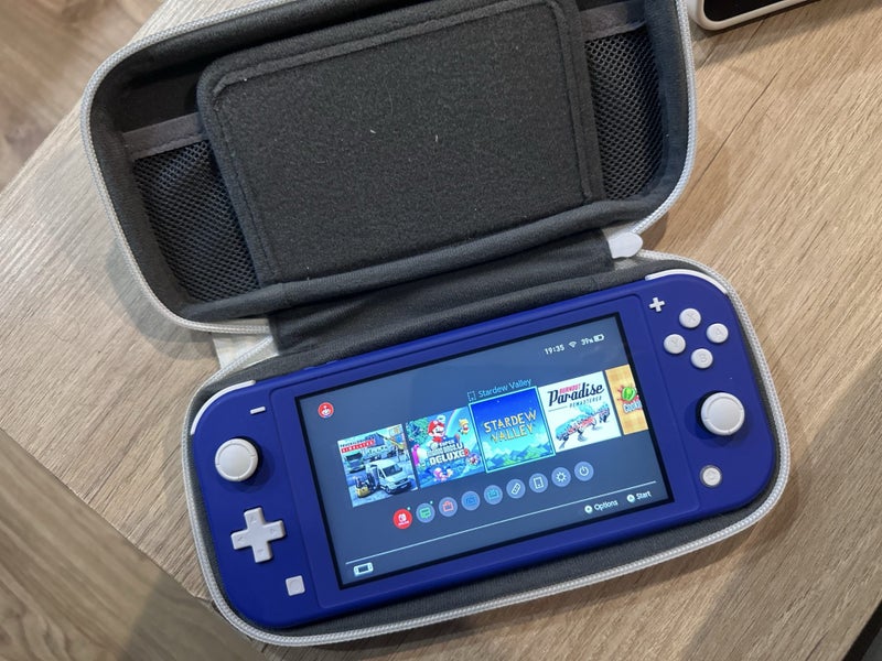 Nintendo Switch Lite Bundle Carousel 6