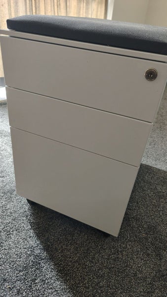 office mobile drawers with cusion Carousel 2