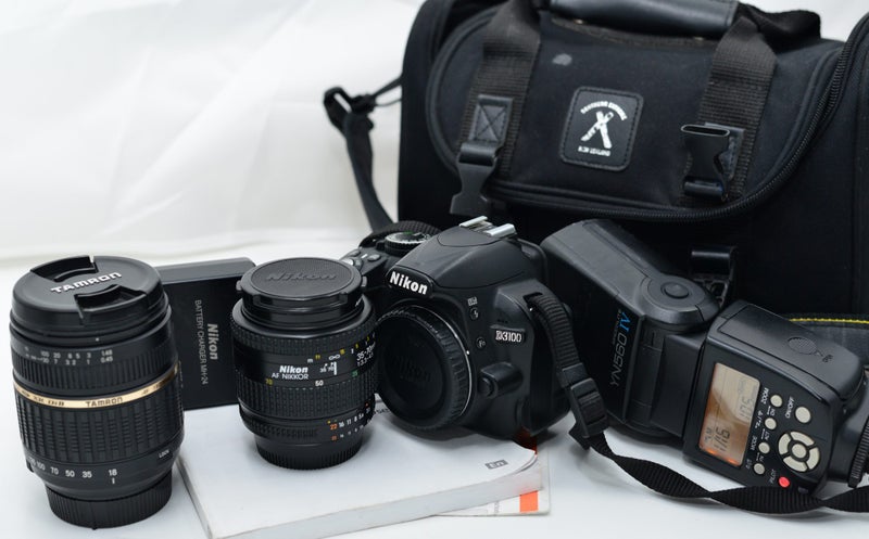 Nikon d3100*Only 8K shutter count/Camera Bundle with Flash & 2 X Lens & bag63900621476483112