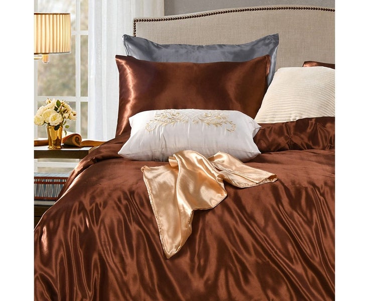 3 Pcs / Set Modern Style Artificial Silk Bedding Set Pillowcase Fitted Sheet Carousel 2