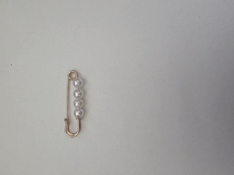 SCARF / HAJAB PINS SET OF 4 1 ADDITIONAL UNPHTOED PIN = 564524828523267111