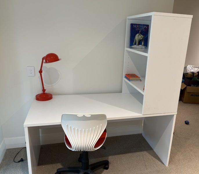 Desk Carousel 1