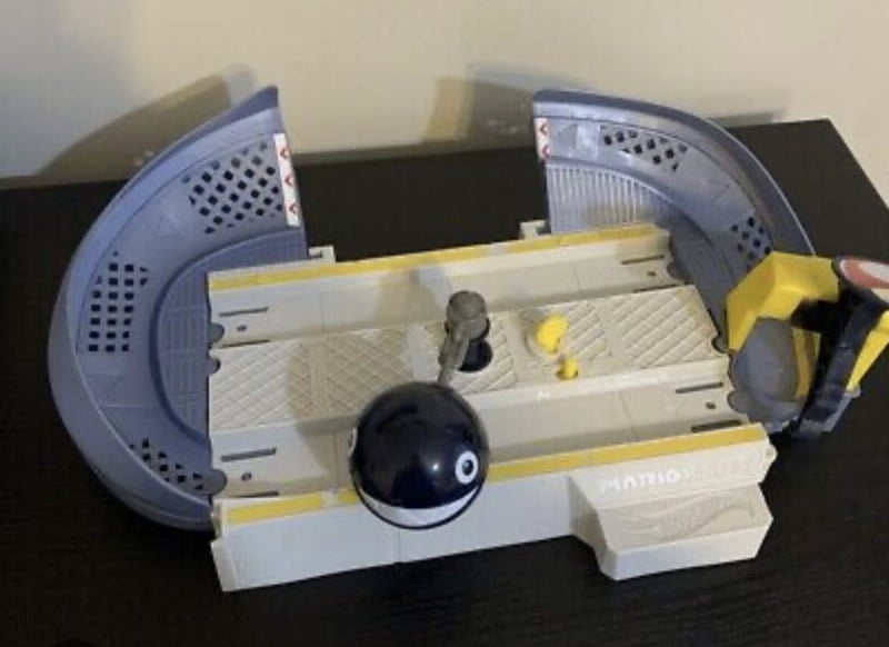 Mario Kart Hot Wheels Tracksets x2 - Great Condition Carousel 2