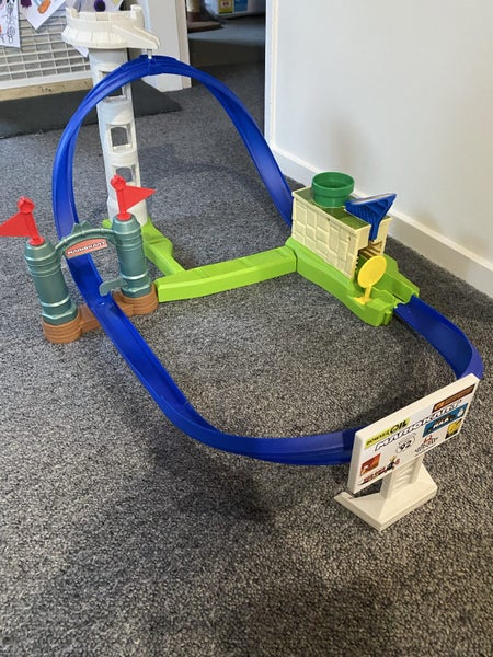 Mario Kart Hot Wheels Tracksets x2 - Great Condition Carousel 1