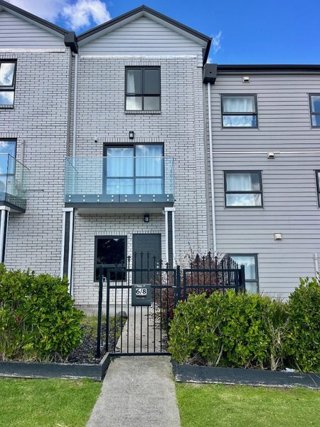 Image 1 of 8