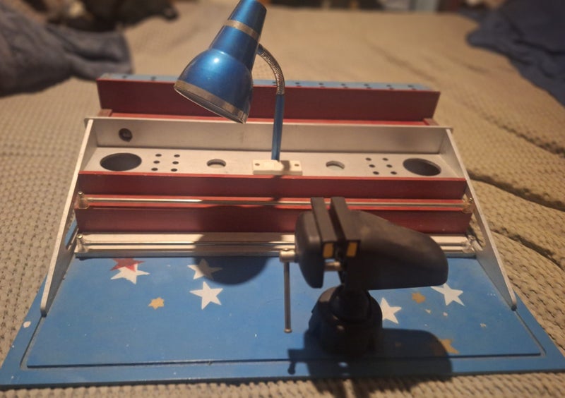 Portable Hobby Painting and Modelling Work Tray with Vice and lights Carousel 1