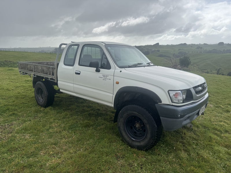 2004 Toyota Hilux E/C63654835412482110