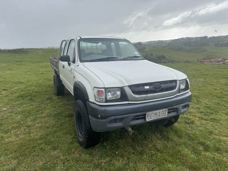 2004 Toyota Hilux E/C63654835412482111
