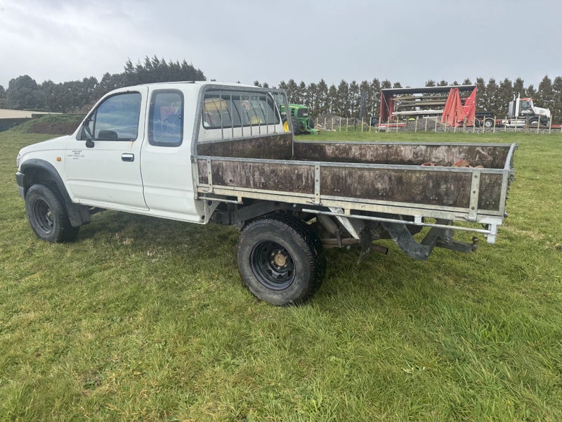 2004 Toyota Hilux E/C63654835412482112