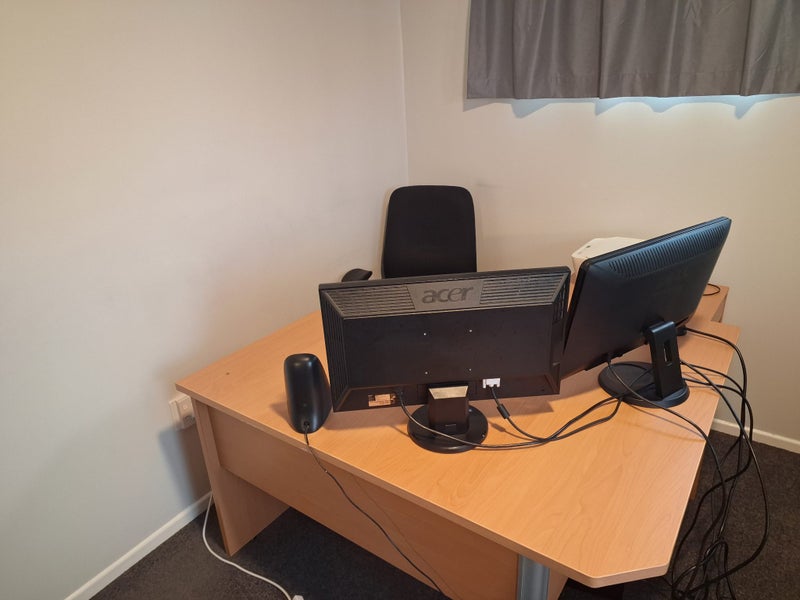 Complete Home Office Setup – Desktop, Monitors, Desk + Speakers, Chair & Printer63667593347329110