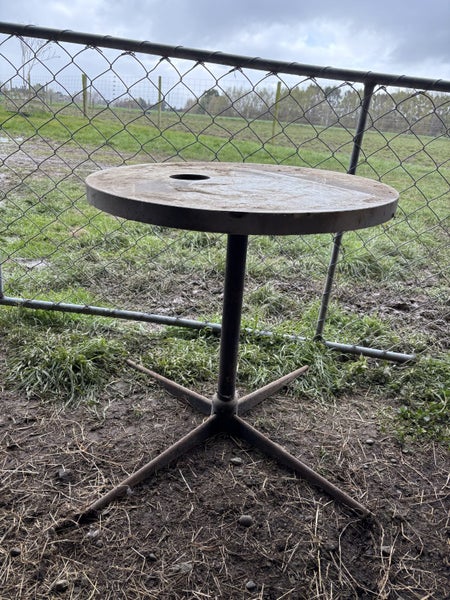 Round drinking tables Carousel 1