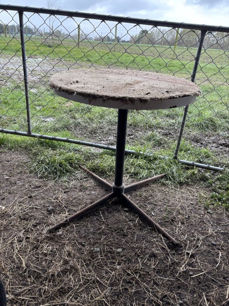 Round drinking tables Carousel 3
