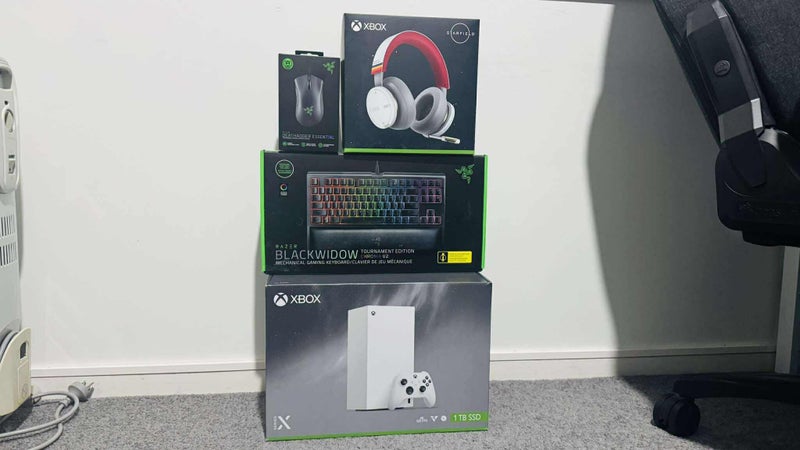 Xbox Series X 1TB Digital, 2 months old, with limited edition Headset + extras63654998662146110