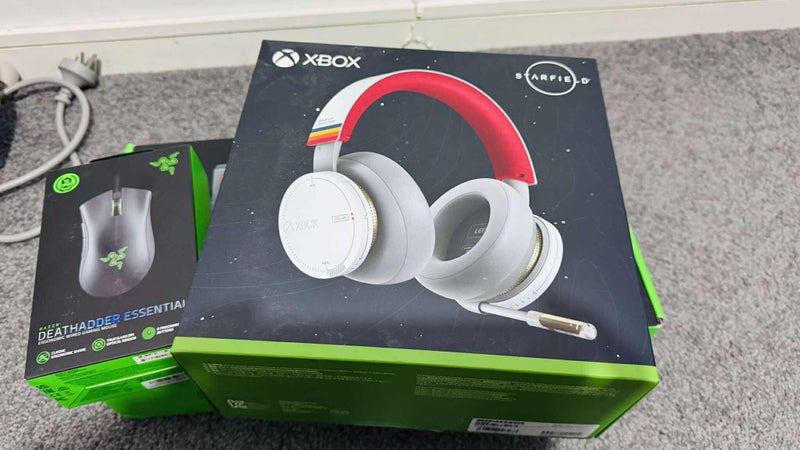 Xbox Series X 1TB Digital, 2 months old, with limited edition Headset + extras63654998662146111
