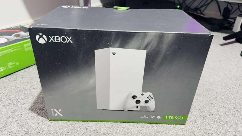 Xbox Series X 1TB Digital, 2 months old, with limited edition Headset + extras63654998662146113