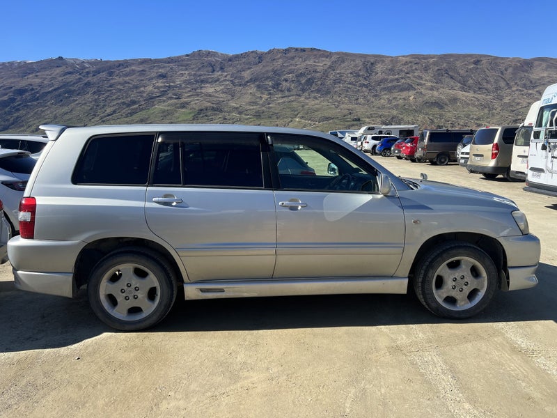 2004 Toyota Kluger63677365417731111