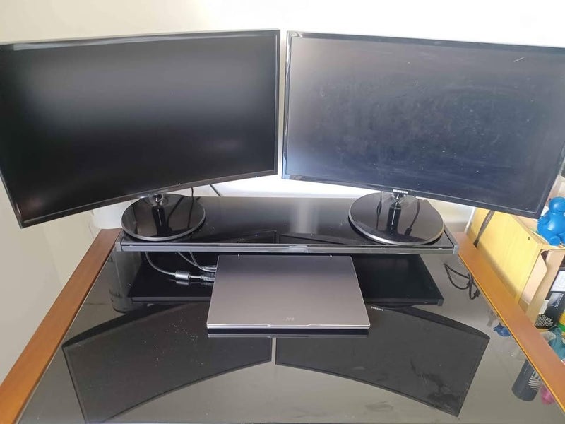 Wood and glass office desk Carousel 8