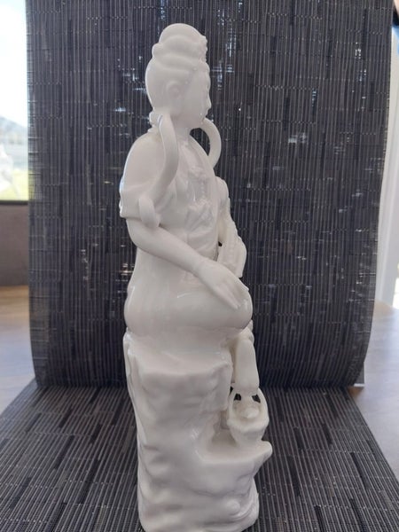 Guanyin Figurine ( Blanc De Chine) Carousel 6
