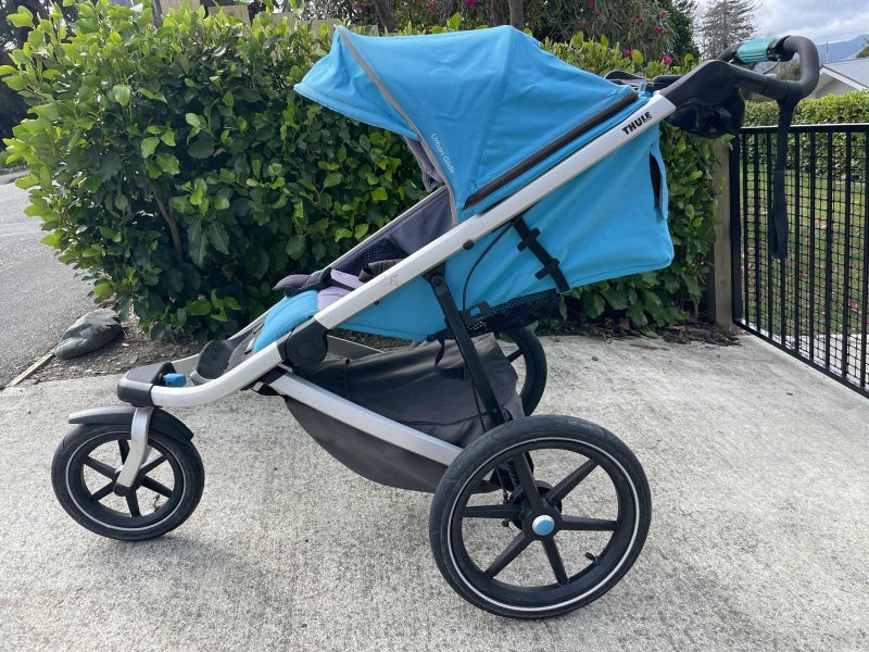 Thule Urban Glide 2 Carousel 1