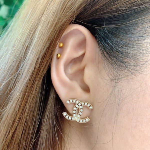 Authentic Chanel Pearl Crystal Earrings in Gold Carousel 2