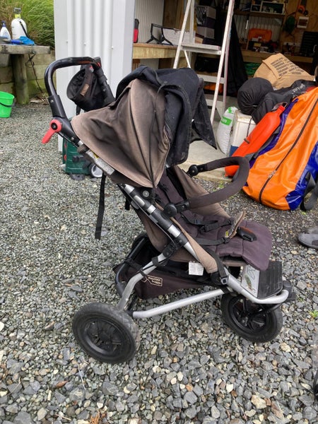Mountain Buggy Pram Carousel 2