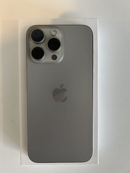 iPhone 15 Pro Max **$1 Reserve**63656733476610110