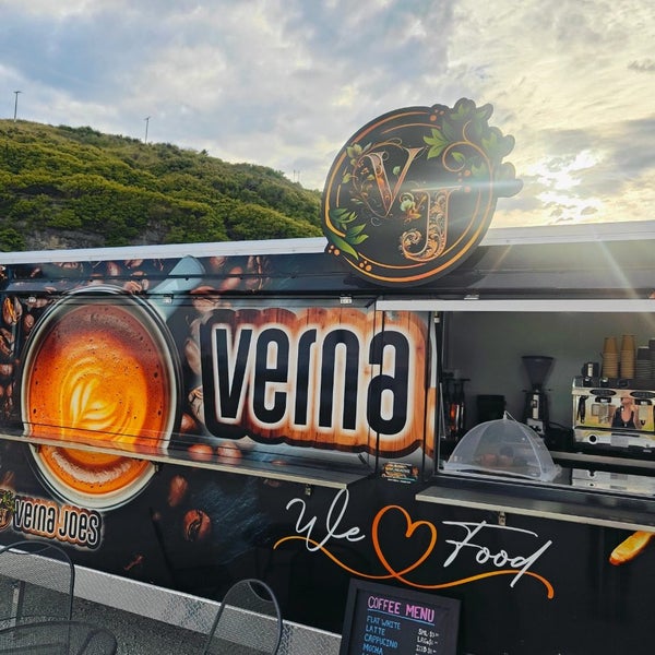 6m Near-New Fully Equipped Food Trailer – Ready to Go! Carousel 1