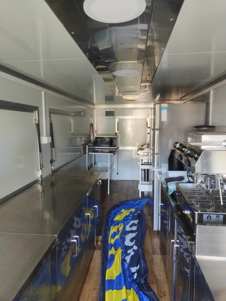 6m Near-New Fully Equipped Food Trailer – Ready to Go! Carousel 2