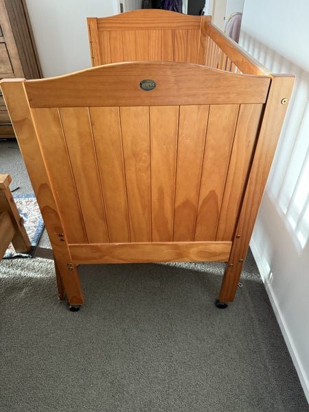 Genesis Baby cot Carousel 2