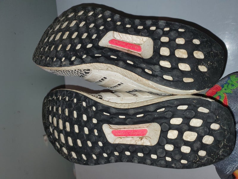 Adidas Ultraboost Carousel 4