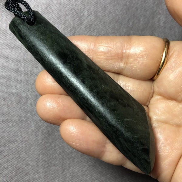 2 DAY AUCTION! 9.6cm Greenstone Semi Rustic Toki Pendant, $1 Reserve Carousel 6