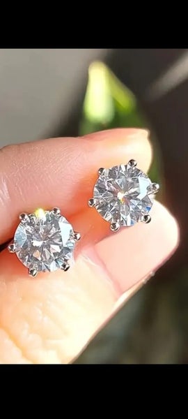 1 carat diamond earrings ,.5ct carat each. Lattice basket new!! Carousel 4