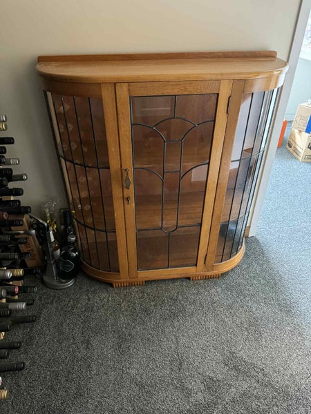 Vintage China Cabinet – Great Condition Carousel 1
