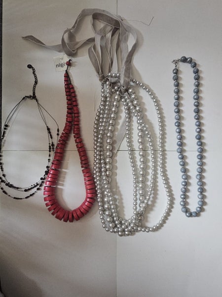 4X NECKLACES Carousel 1