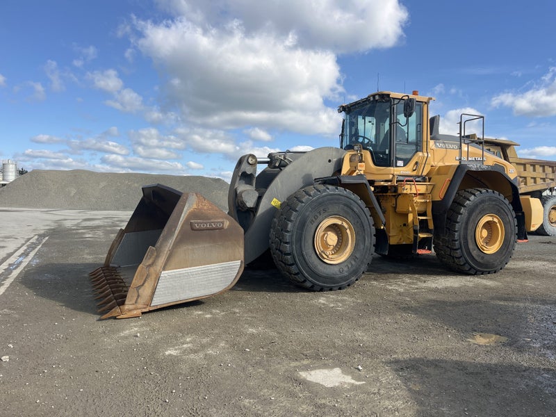VOLVO L250H LOADER Carousel 2