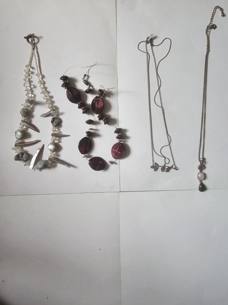 4X NECKLACES Carousel 1