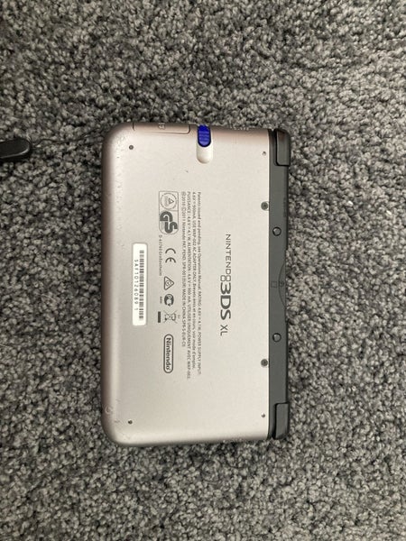 $1 Reserve - Nintendo 3DS XL - Silver Carousel 2